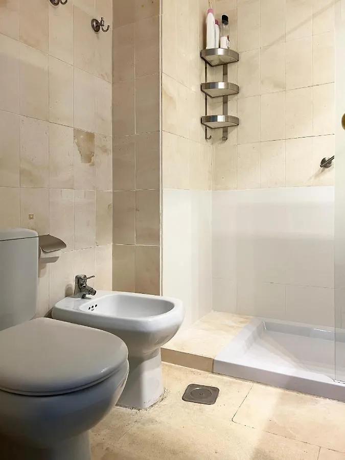 Estudio Calle San Vicente Siviglia Appartamento